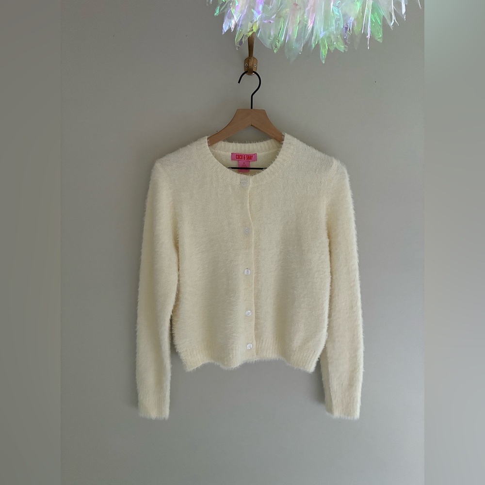 Fuzzy‎ Feathery White Cardigan Soft Long Sleeve Cozy Sweater Size Medium